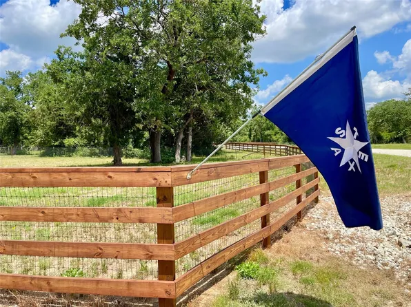 9264 Stetson Dr, Normangee, TX 77871