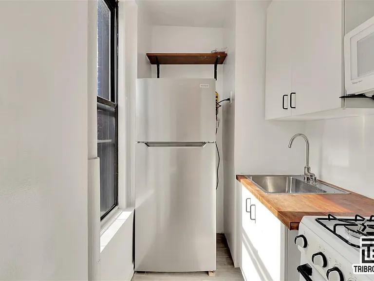 241 W 101st St #2C — Photo 2