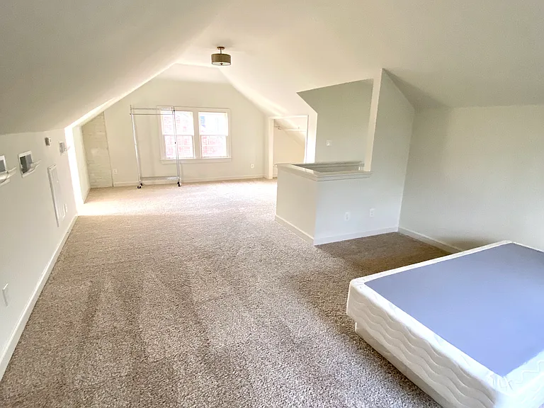 1212 Dallas Ave — Photo 3