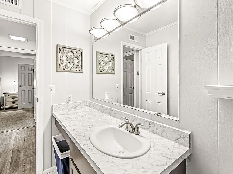 Harbour Pointe — Photo 12