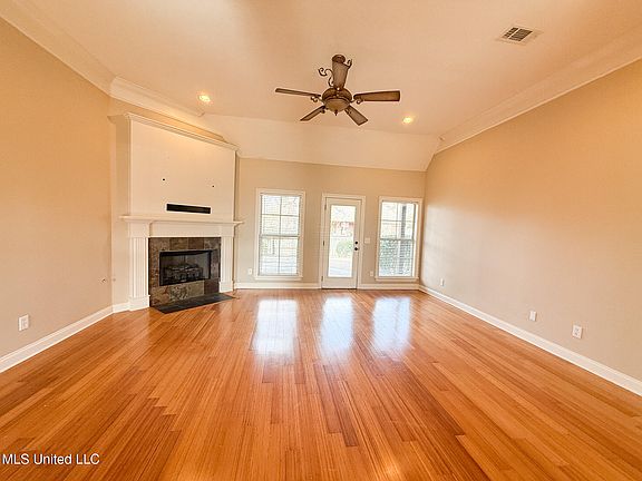 3rd image of 813 Terrapin Ln