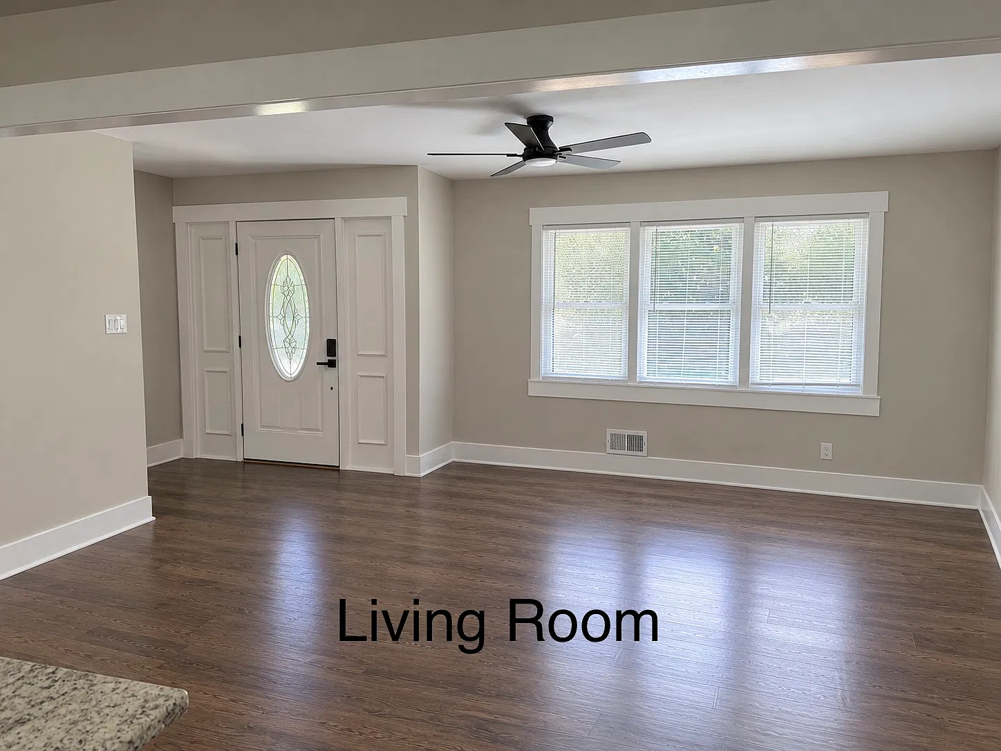 111 Landmark Dr — Photo 4