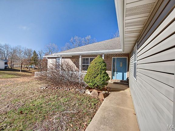 3rd image of 21062 Larson Rd