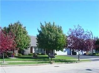 242 Lake Pointe Dr, Oshkosh, WI 54904