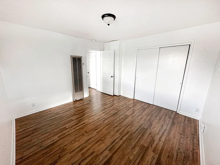 517 N 900 W — Photo 11