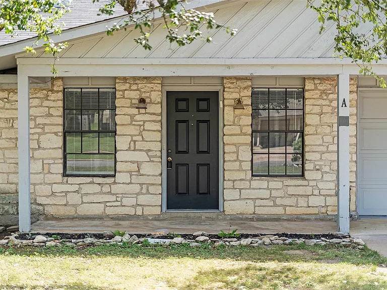 3801 Foust Trl #A — Photo 2