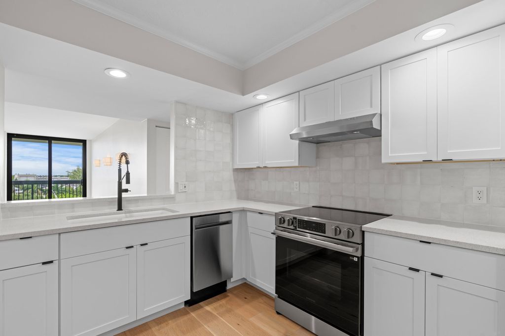 2900 NE 14th Street Causeway #605, photo 7