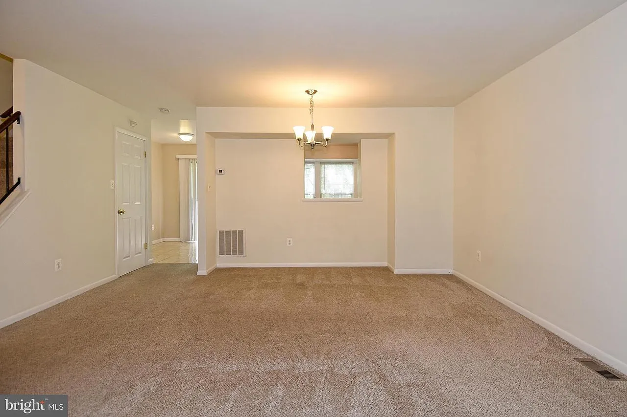 3 bed, 2.5 bath, 1800 sqft, $3,000 — Photo 4