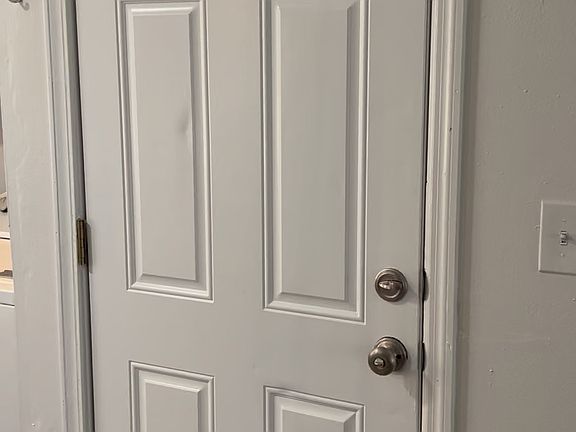 3rd image of 907 N Stilwell St #907