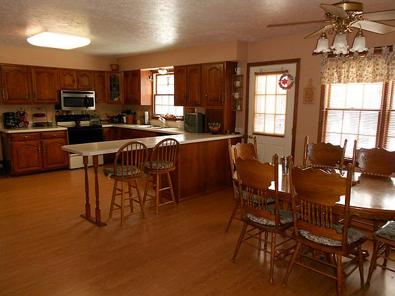 KITCHEN/DINETTE MORLEY