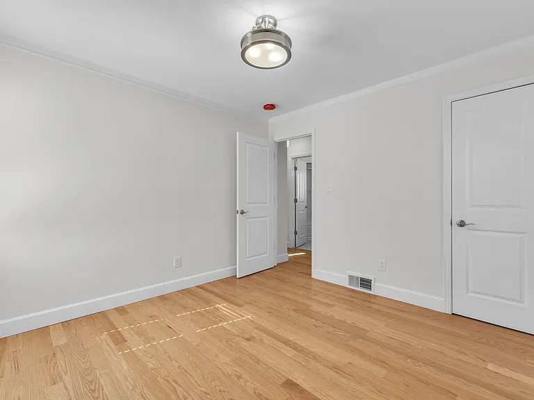 2711 Dorchester Rd — Photo 14