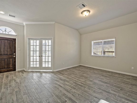 3rd image of 3044 Sorrento Hill Dr