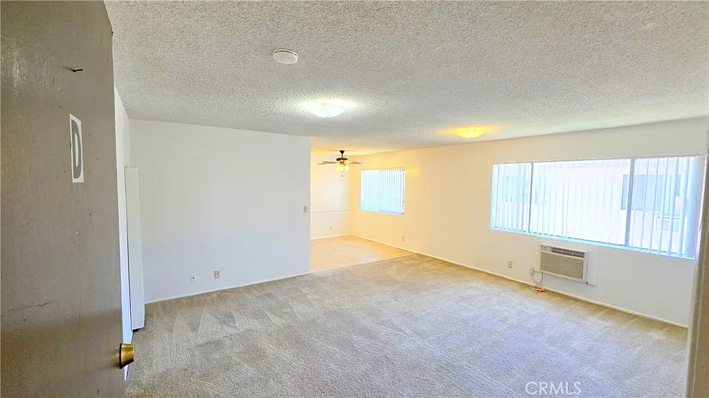 2 bed, 1000 sqft, $1,950 — Photo 2