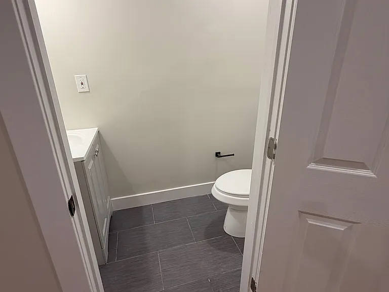 420 E 28th St #1 — Photo 7