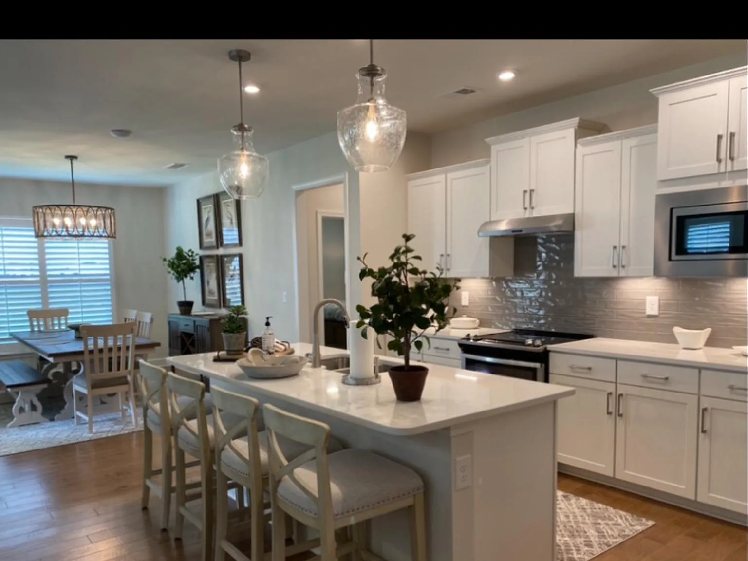 2 bed, 2000 sqft, $4,000 — Photo 4