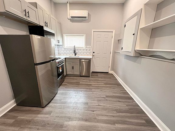 3rd image of 197 Woodward St #4