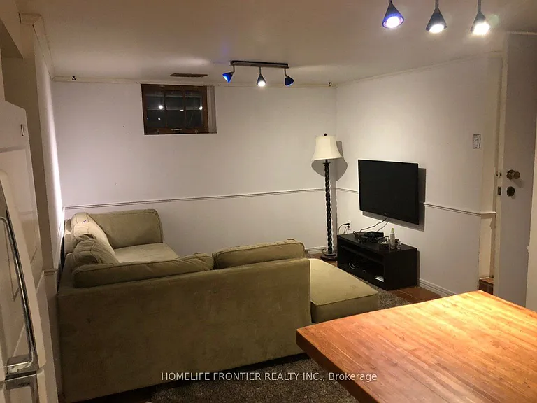 205 Burnett Ave — Photo 3