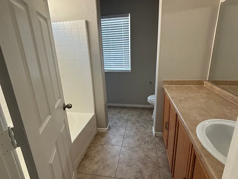 5936 Hudson Woods Ct — Photo 7