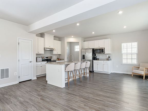 4th image of 5485 Leedstown Rd