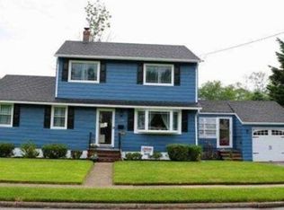 114 Pine St, Pompton Lakes, NJ 07442