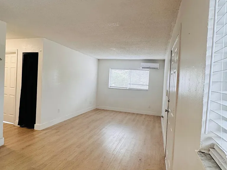 653 NW 30th St #3 — Photo 5
