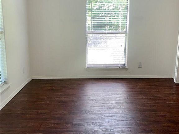 5th image of 205 Eagle Gap Ave