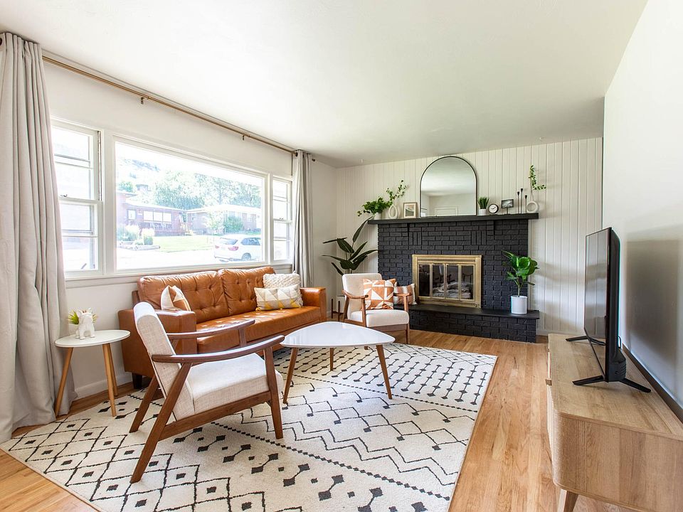 Upstairs Living Room