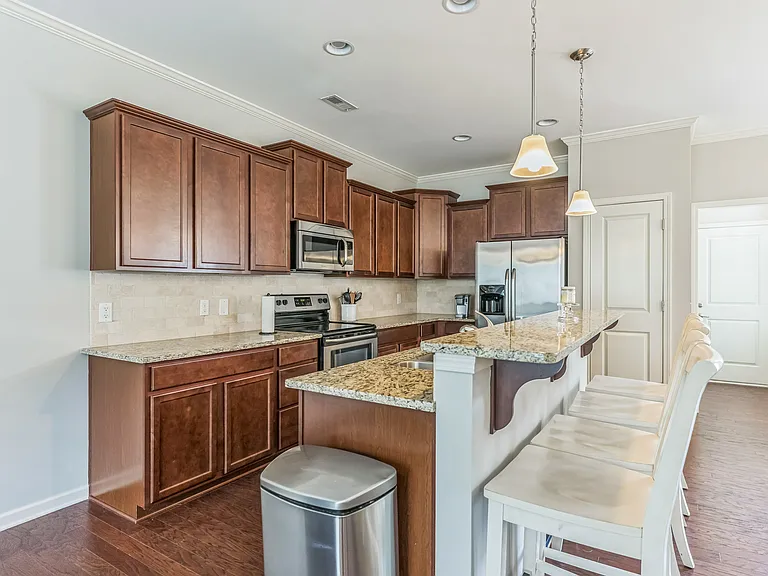 1243 Assembly St — Photo 3