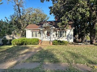 414 Court Ave, Ellsworth, KS 67439