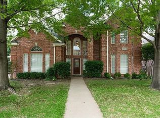1037 Woodbriar Dr, Grapevine, TX 76051