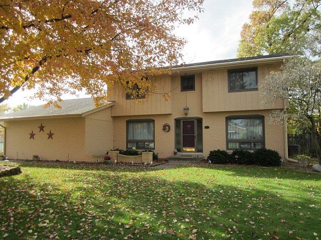 1st image of 1613 E Lake Dr W