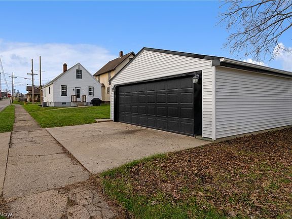 3rd image of 261 Sexton St