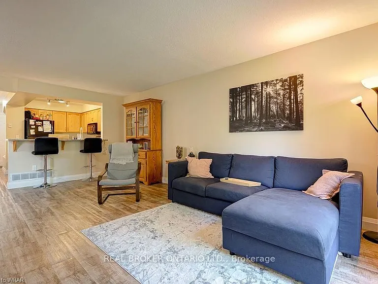 555 Mariner Dr — Photo 15