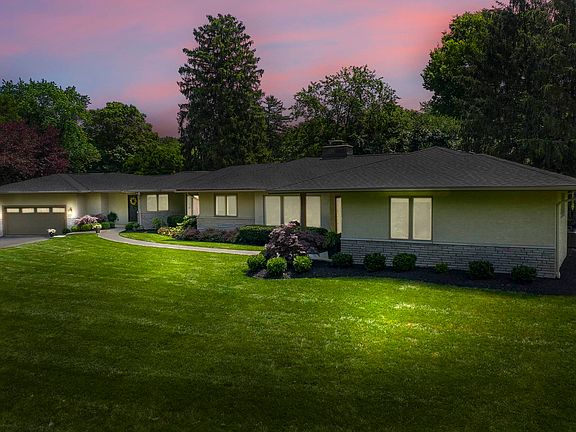2nd image of 4138 Oxford Dr