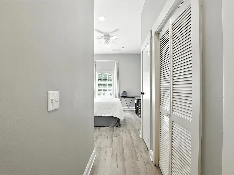 492 N Thomas St — Photo 35