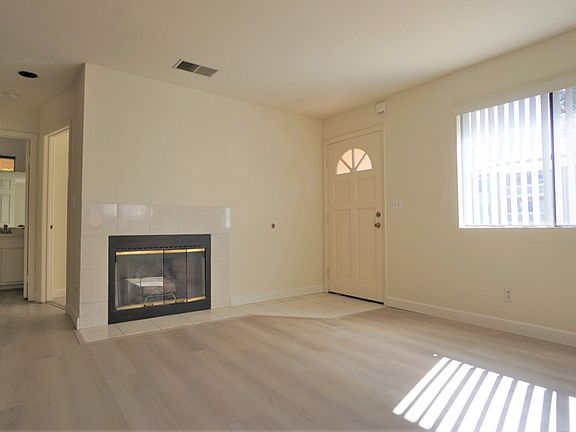 5th image of 1844 Diamond St APT 1