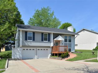 2381 Charterwood Ct, Maryland Heights, MO