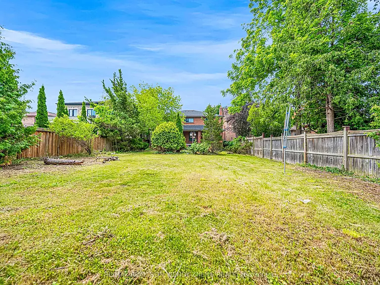 60 Birch Ave — Photo 24