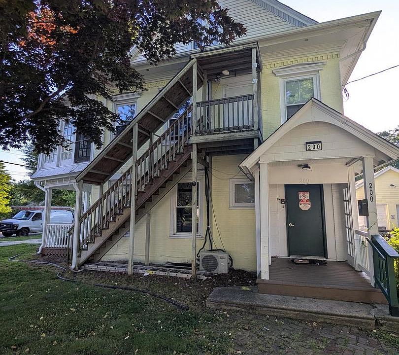 1st image of 200 N East Ave