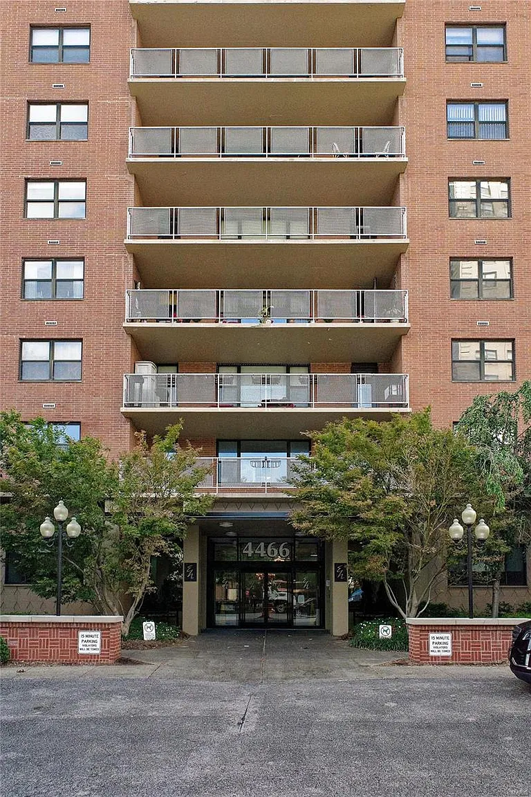 4466 W Pine Blvd APT 5C photo 1