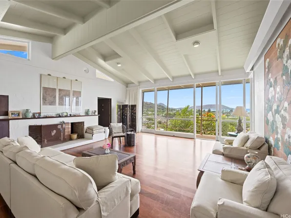 204 Hao St APT B, Honolulu, HI 96821