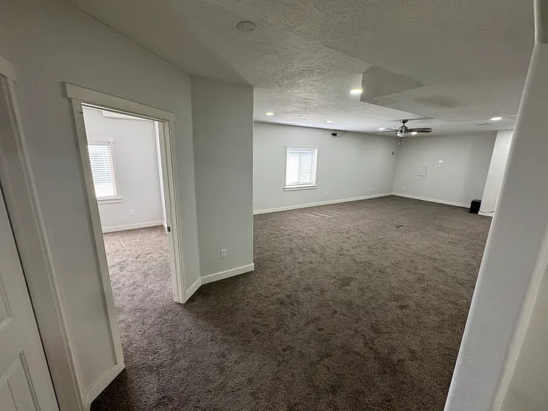 1089 W 530 N — Photo 11