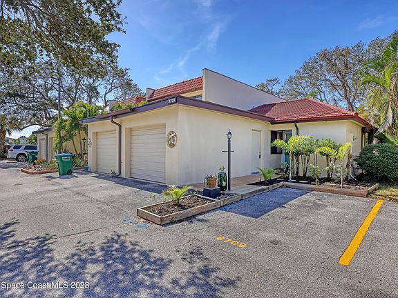 4th image of 8709 Hibiscus Ct
