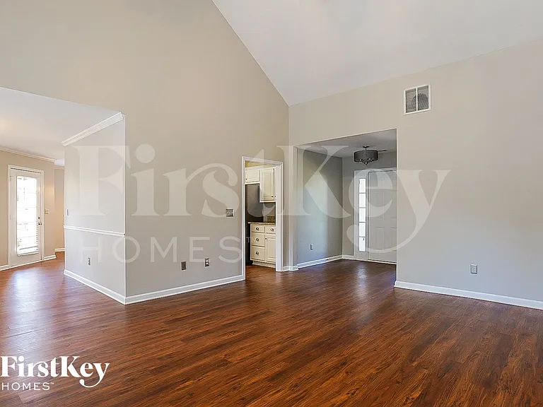 77 Pebble Creek Dr — Photo 2