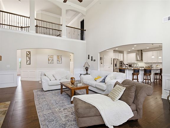4th image of 120 Jones Creek Cir