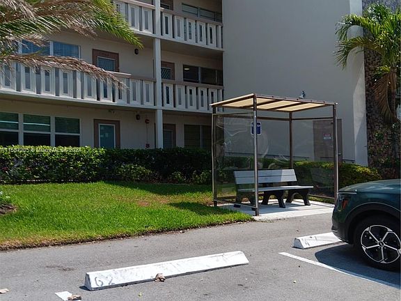 3rd image of 1069 Newport Dr #1069-Q