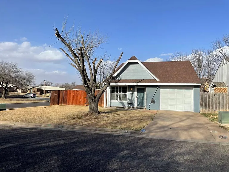 1434 Lindell Ct — Photo 2