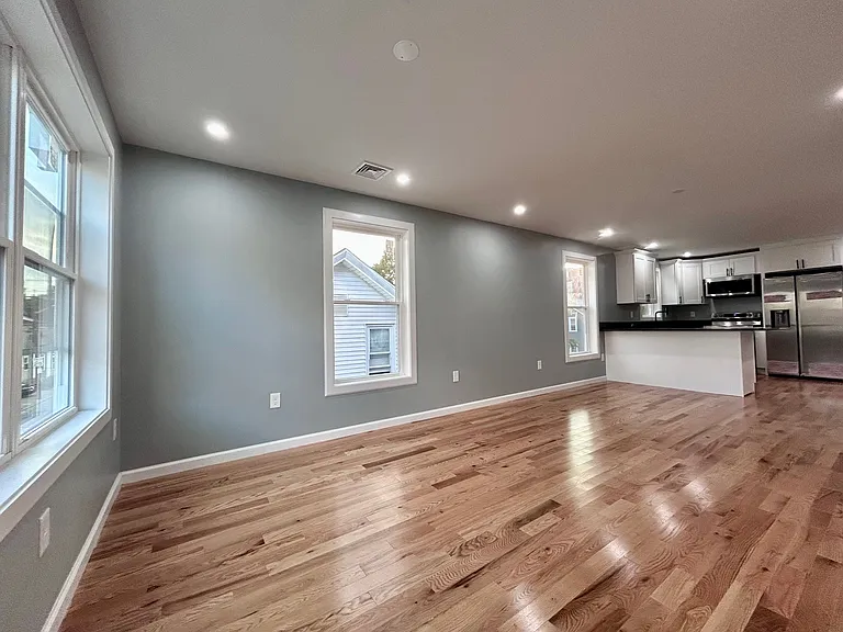 24 Vandewater St #2 — Photo 6