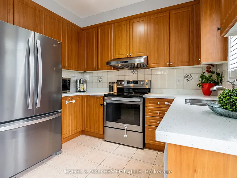 72 Pefferlaw Cir — Photo 2
