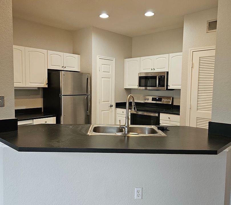 1st image of 860 N Orange Ave APT 432